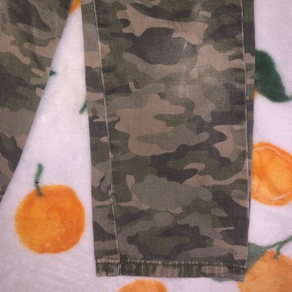 Lucky Brand Camo Pants - Picture 2 of 6